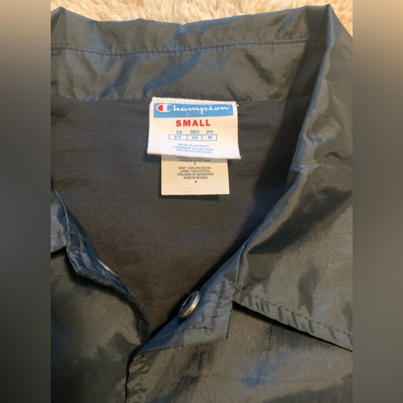 Champion wind breaker stylish coat - Picture 2 of 2